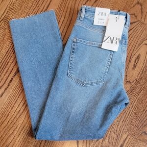 Zara Slim Fit Jeans US 6 NEW!!